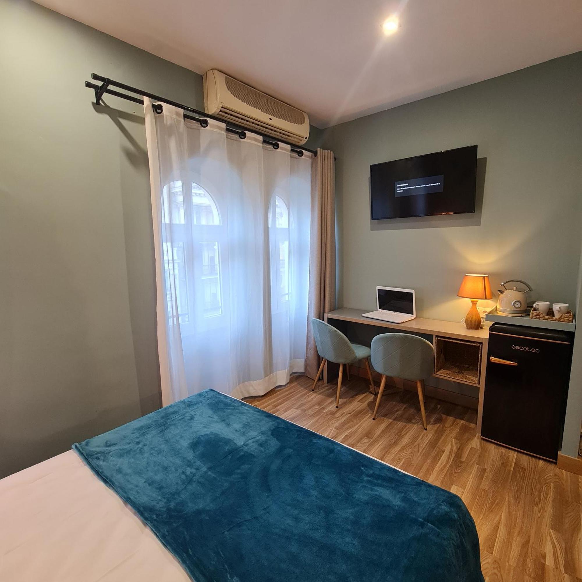 Luxury Green Hostal Madrid Gran Via Exterior photo