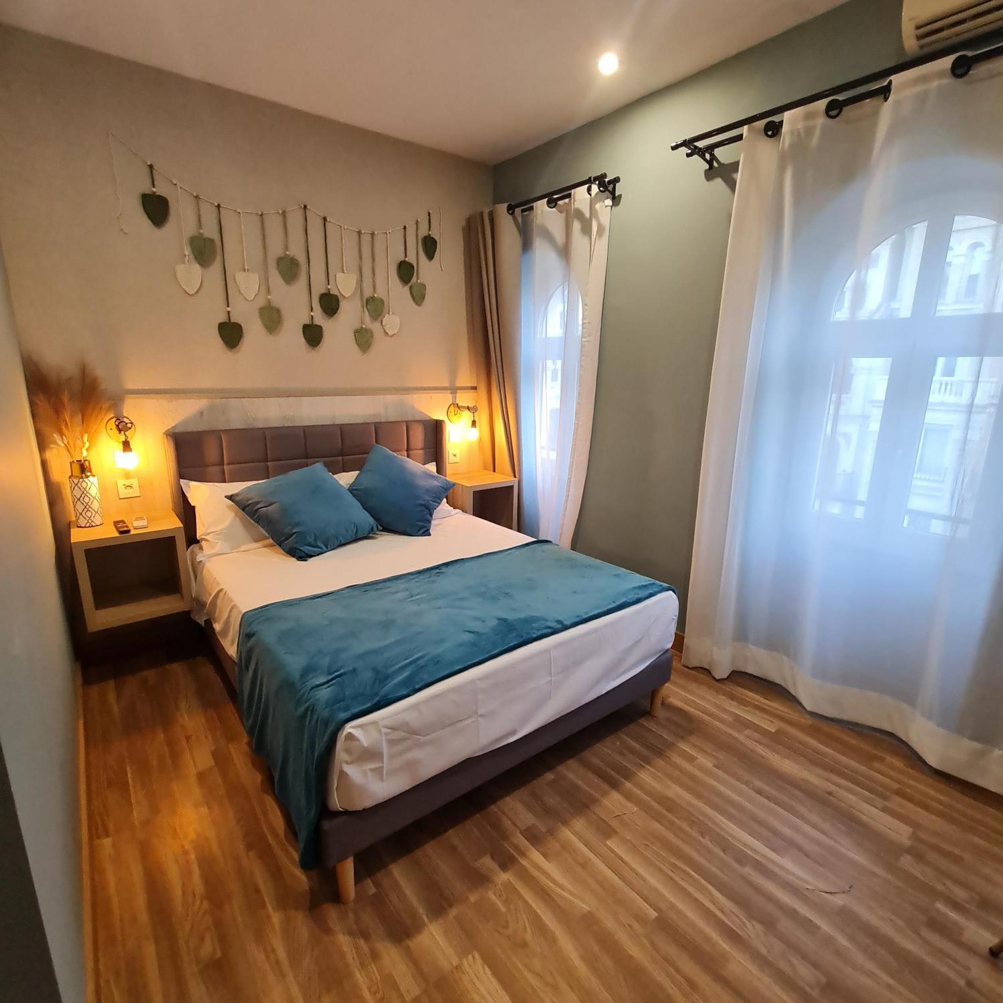 Luxury Green Hostal Madrid Gran Via Exterior photo