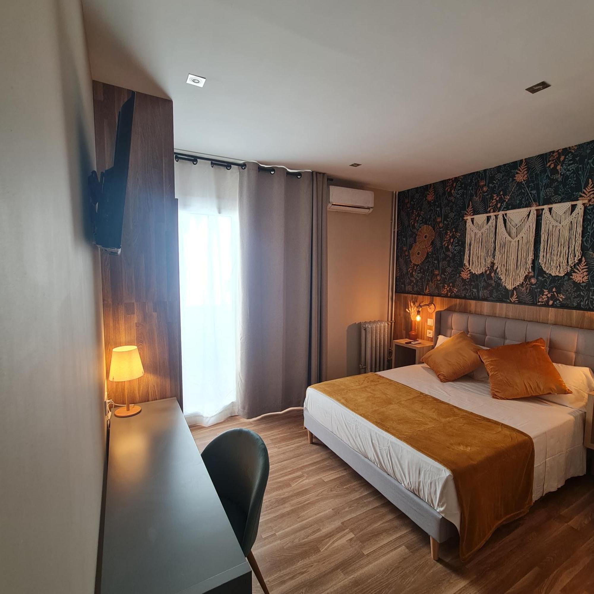 Luxury Green Hostal Madrid Gran Via Exterior photo