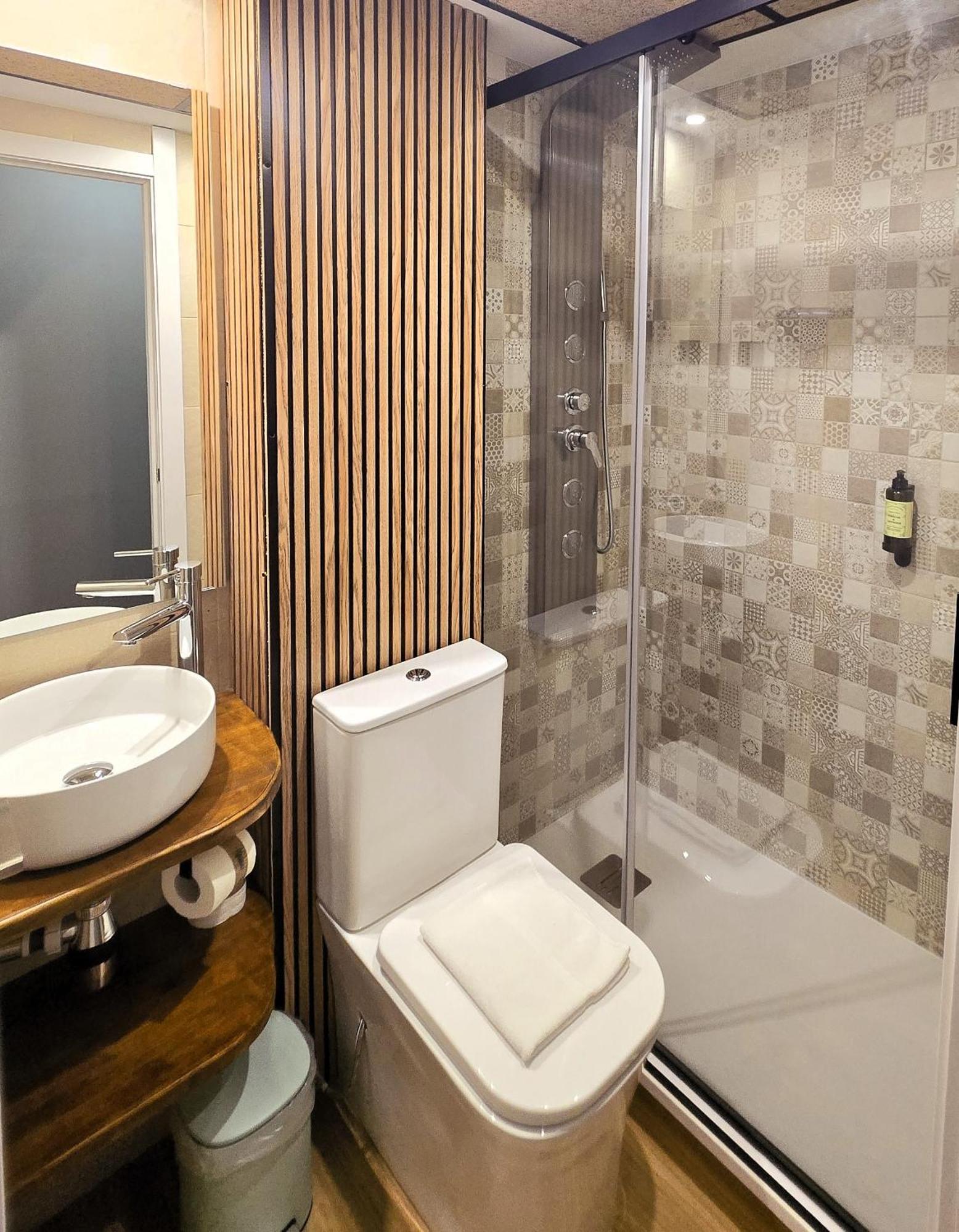 Luxury Green Hostal Madrid Gran Via Exterior photo